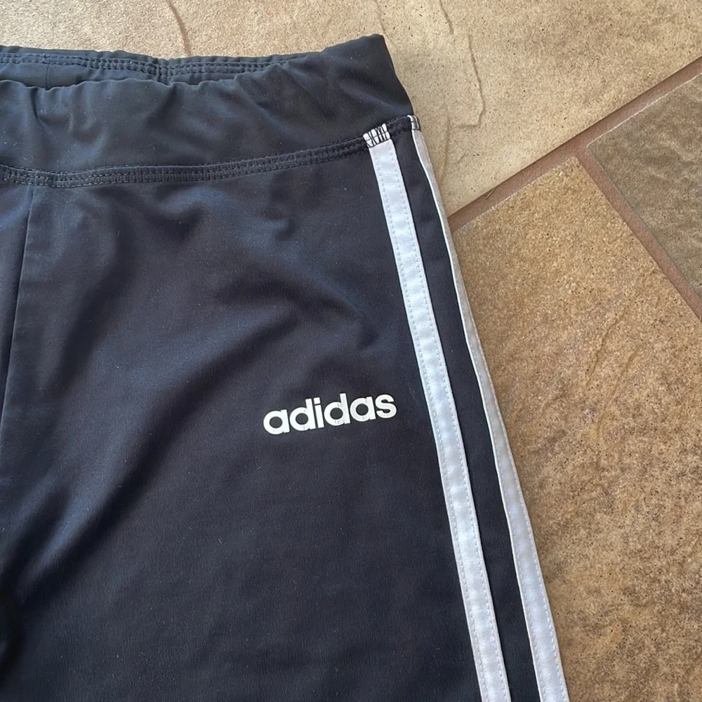 + ADIDAS + Capri Leggings - Picture 3 of 4